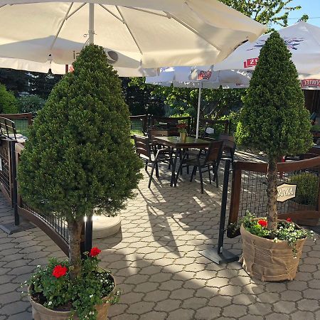 Hotel Bialy Kruk Starogard Gdański Exterior foto